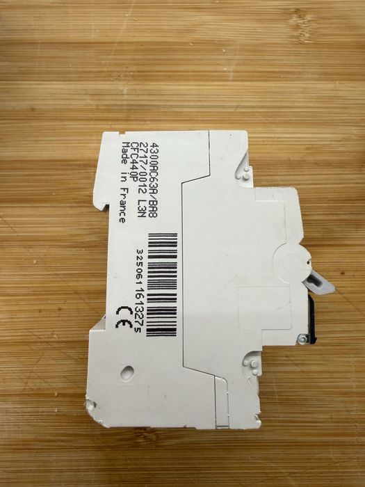 Interruptor seccionador trifasico (HAGER)