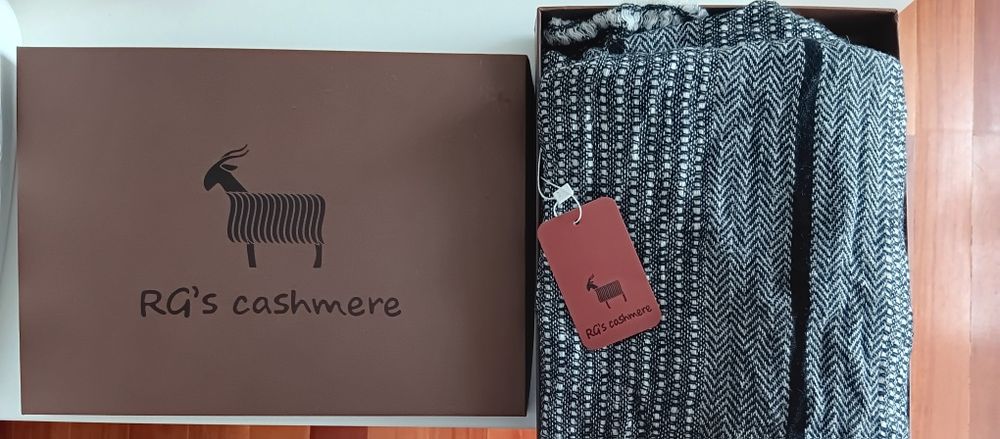 Cachecol em cashmere - novo com etiqueta
