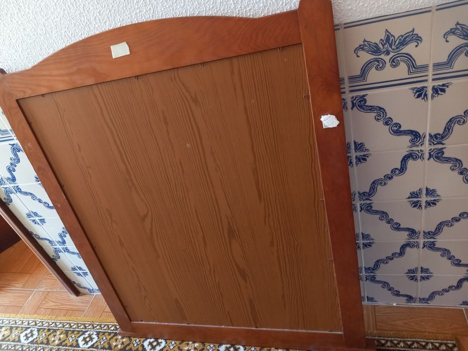 Mesa cabeceira  e espelho  em pinho