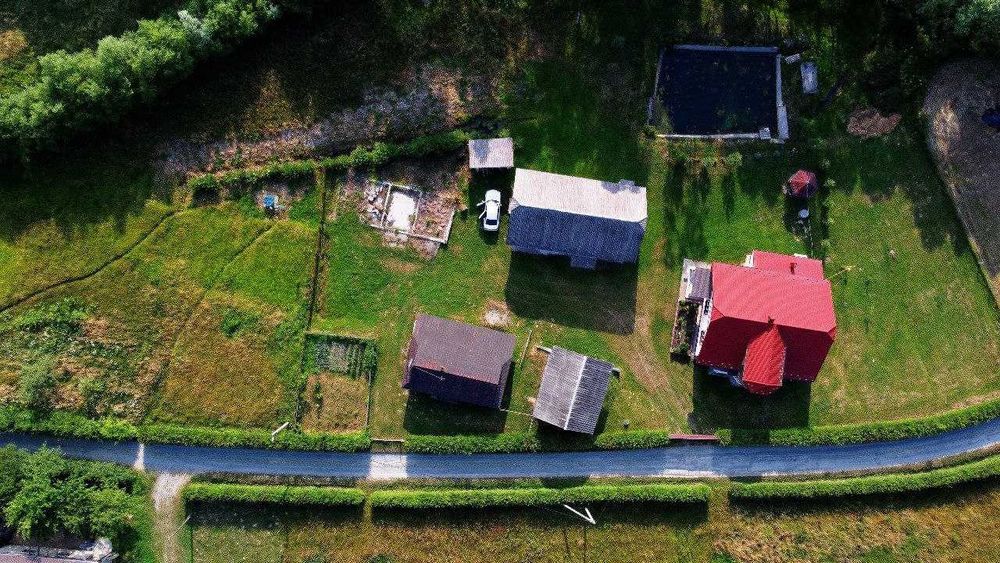 Продається будинок з ділянкою і меблями