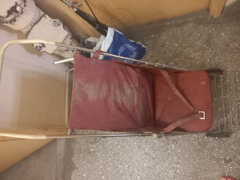 Stary wózek dla dziecka