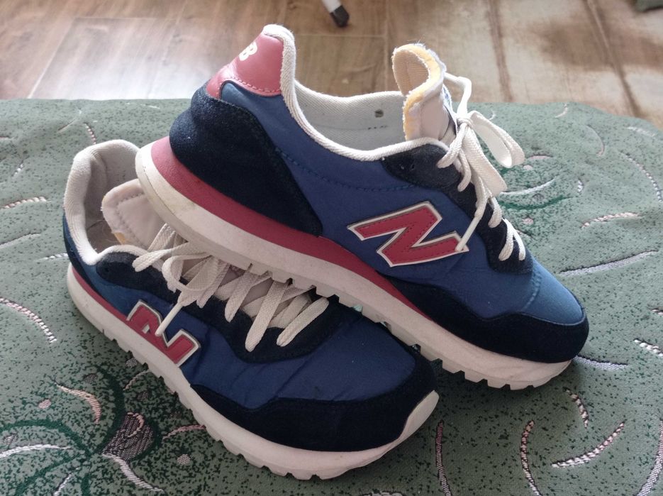 Кроссовки New balance 527 оригинал)фирменные размер-39 стелька- 25,5см