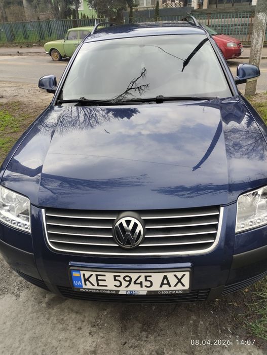 Фольксваген Пассат В5 універсал 1,6 бензин.