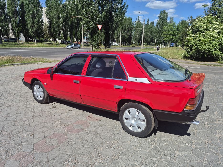 Продам Renault 25