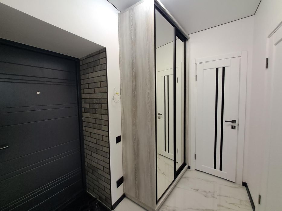 Е-Оселя, 1-к, Б. Хмельницького,57