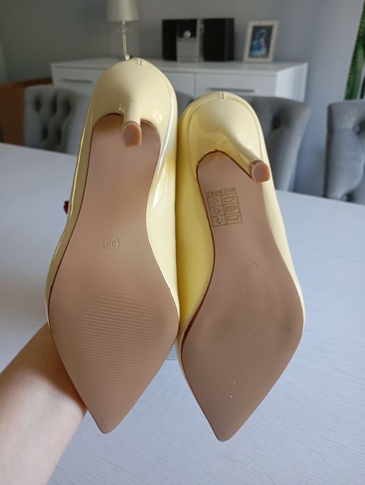 Szpilki nowe cytrynowe 38 must have