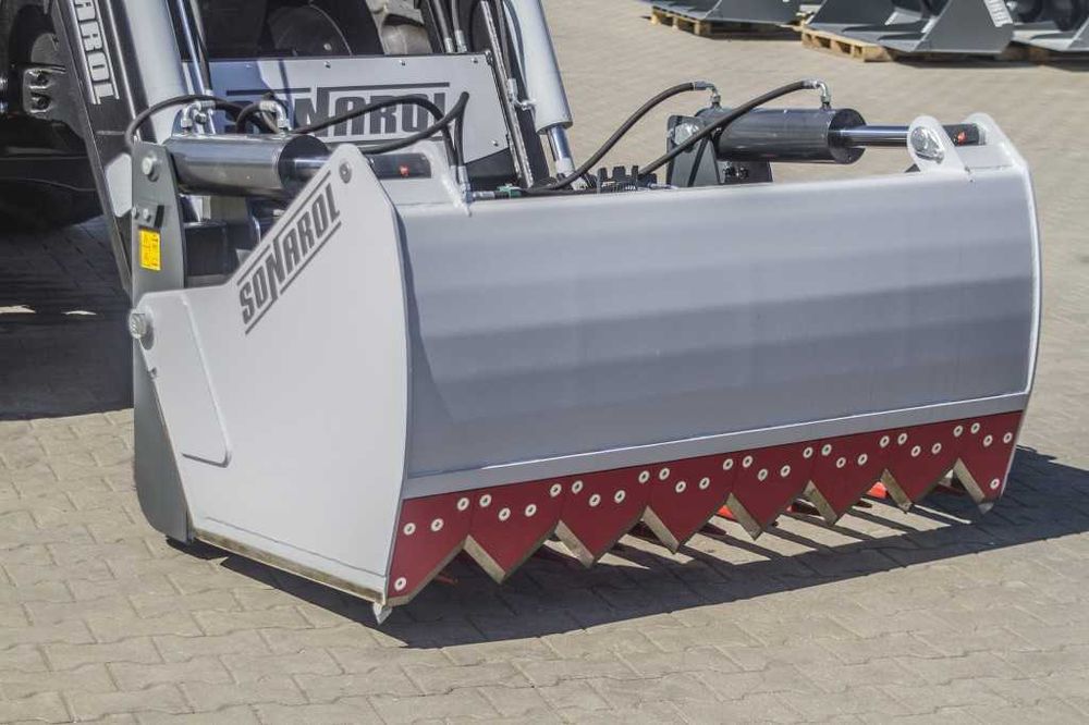 Osprzęt do tura ! Wycinak kiszonki Sonarol ! Wybierak szczękowy