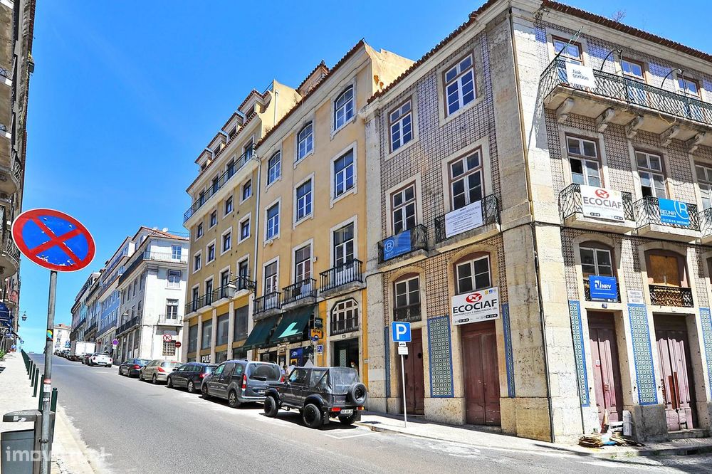 Escritório em prédio pombalino na Rua da Madalena N.90, em plena Baixa