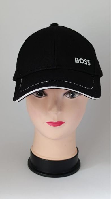 Мужская бейсболка hugo boss с ярким логотипом