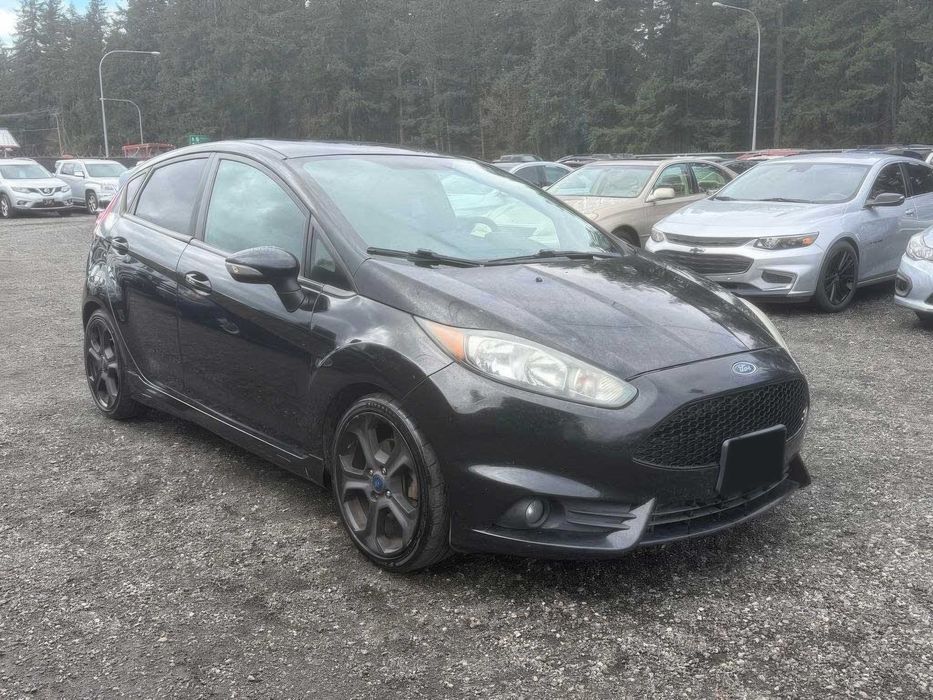 Ford Fiesta ST      2015