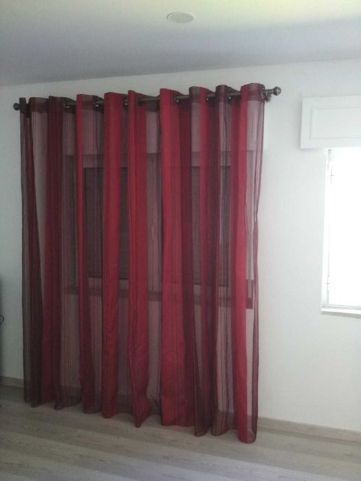 Cortinado com varão incluído!