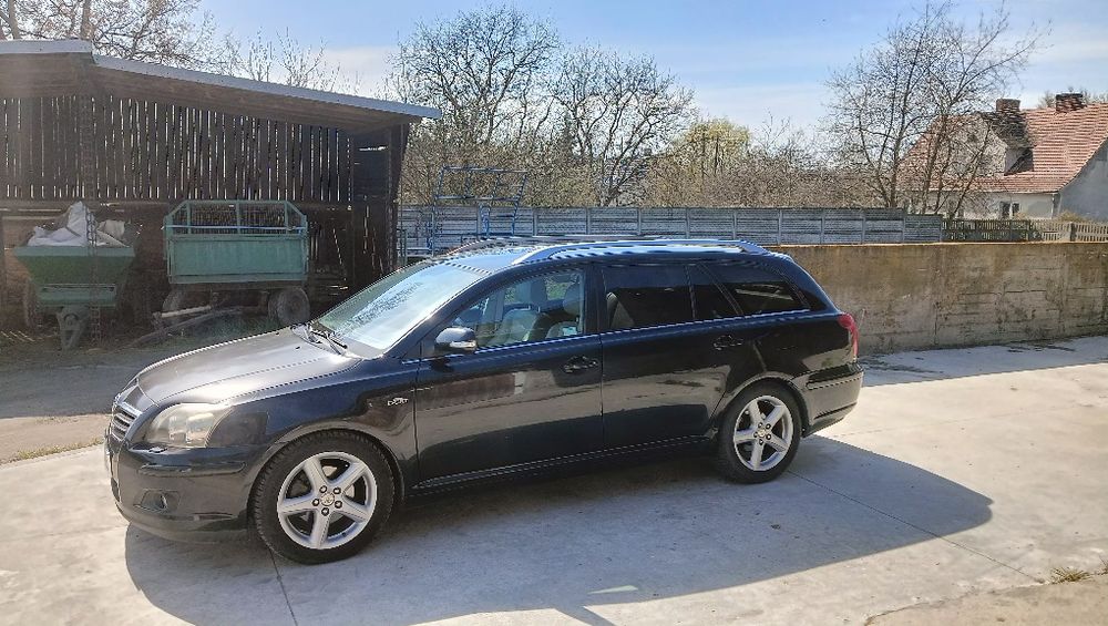 Toyota Avensis 2.2 D-cat  polift 2008r