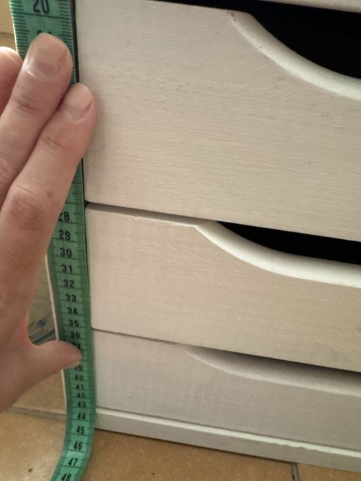 Gaveteiro em madeira maciça novo e caixa vintage metálica