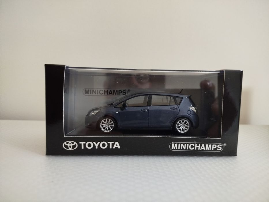 Miniatura Toyota Corolla Verso 1/43 Nova