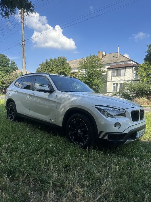 Авто BMW X1. Повний привід, бензин