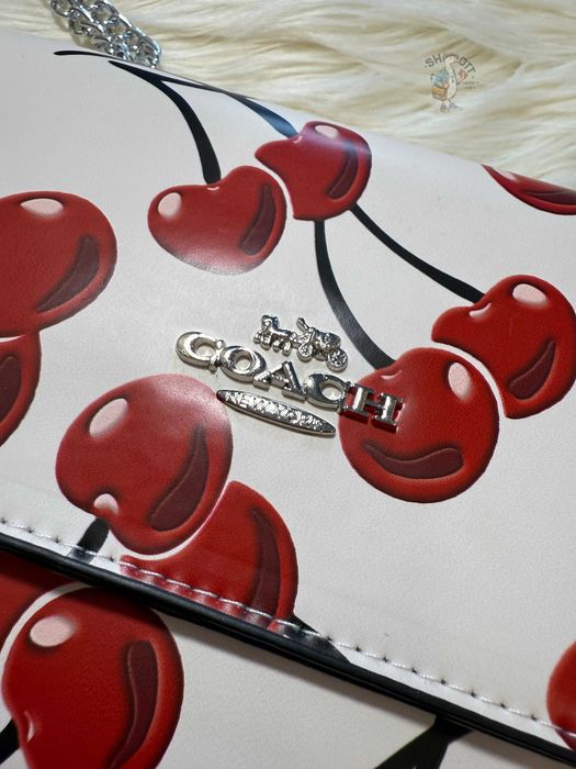 Жіноча сумка через плече (ручна) COACH з вишенями