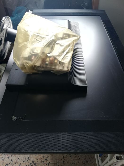 Monitor Hp + Televisão Samsung com avaria