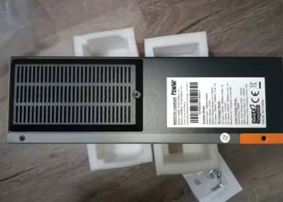 Гібридний інвертор powmr 1000w 12v 80a.