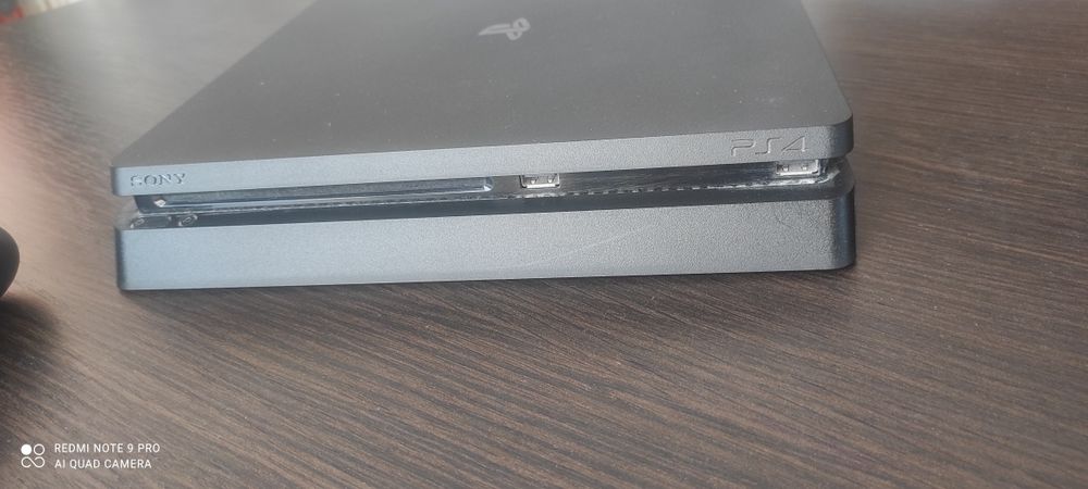 PS4 Slim 1TB в отличном состоянии + джойстик
Описание:
PlayStation 4 S