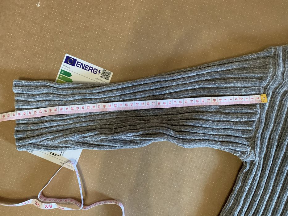 Продам светр на дівчинку FB Sister