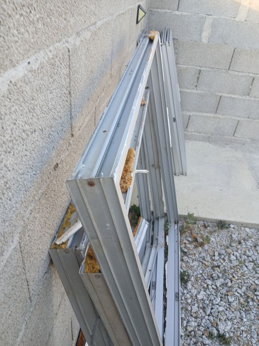 4 Janelas de alumínio vidro simples 1 porta