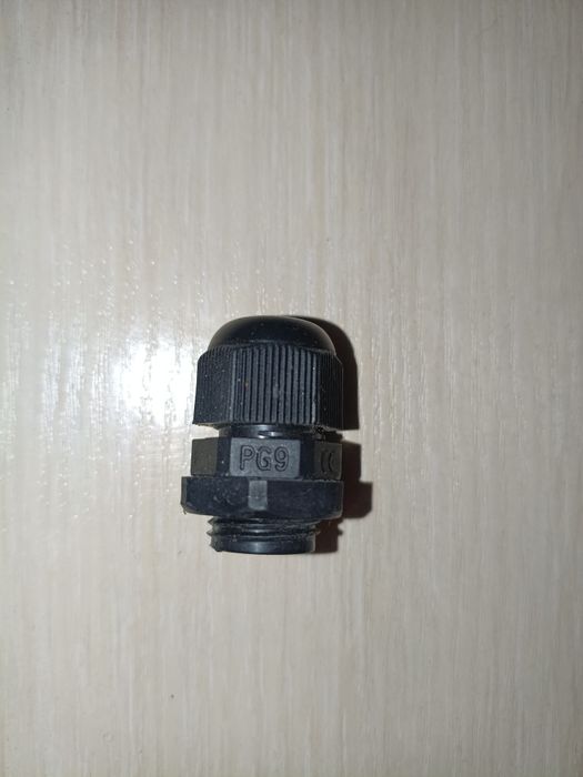 Сальники (кабельні вводи)