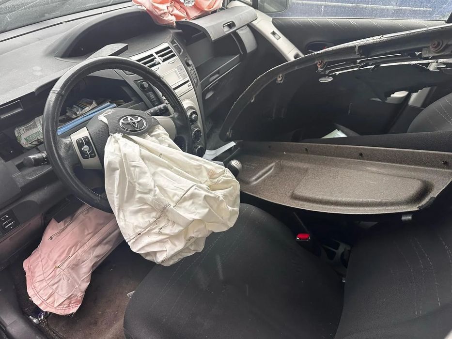 Toyota Yaris II 1.0 VVT-i de 2005 para peças