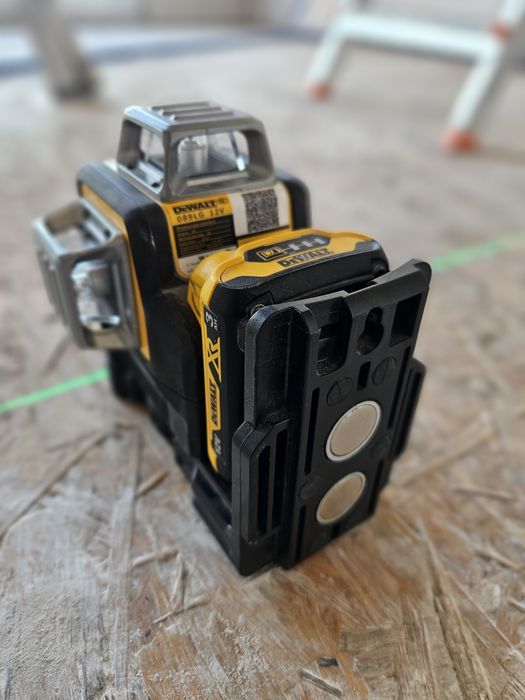 Nível laser DEWALT DCE089D