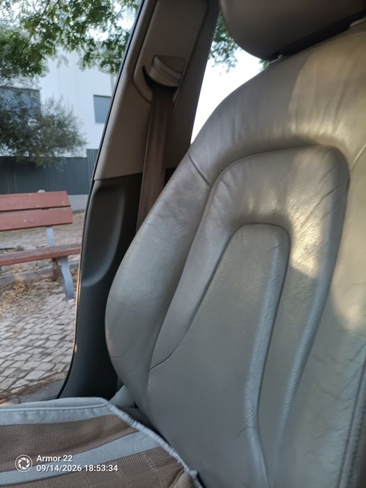 Audi A4 b8 ,com motor fiável apesar dos quilómetros , possível trocar por carrinha de 3 lugares