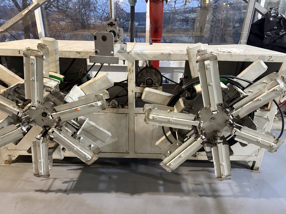 Екструдер ( коектрузія - 2 шнеки,co - extrusion)