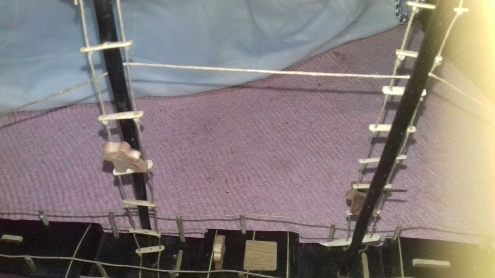 vendo barco em madeira de pau ferro arte africana.