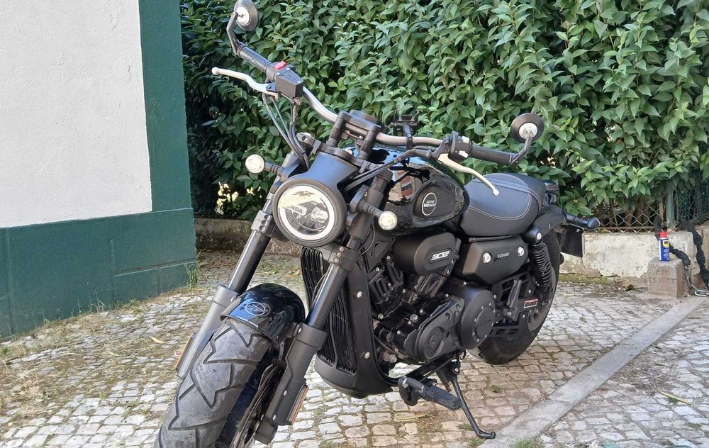 Vendo moto Keeway Benda-V302C, ano 2024.