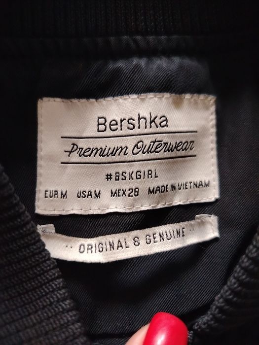 Czarna kurtka bomberka bomber Bershka M klasyka jesienna jesień 38