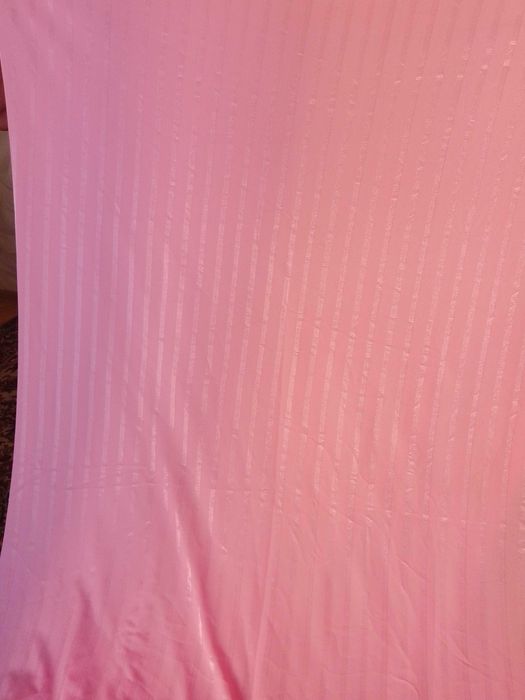 Відріз тканини рожевий