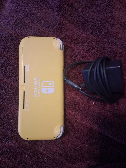 Nitendo switch amarela