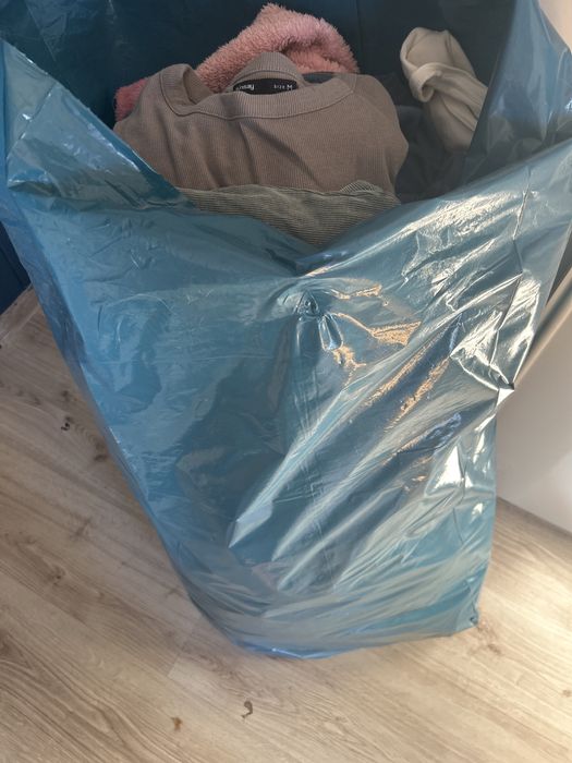 sprzedam wielki worek ubran damskich