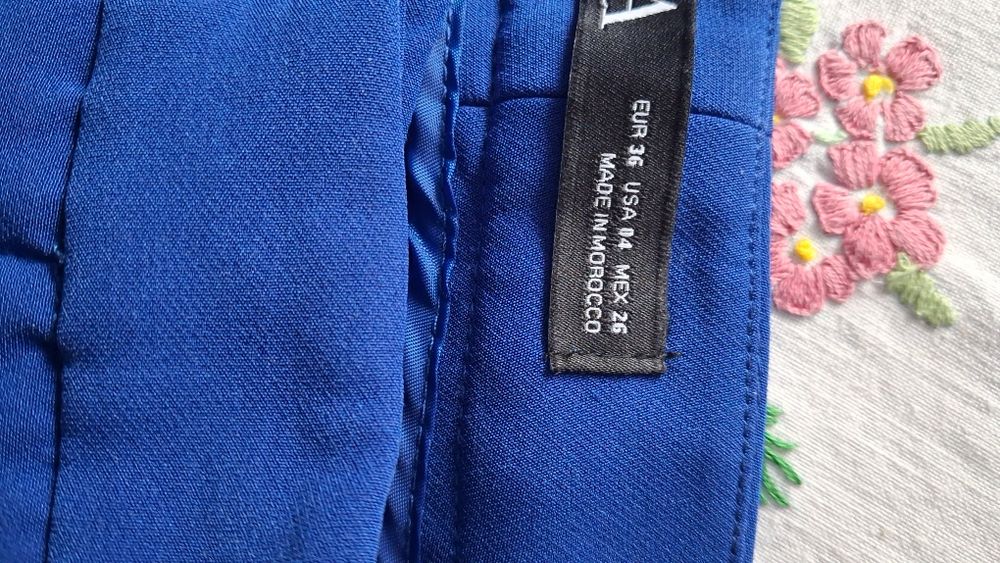 Spodnie chinosy Zara