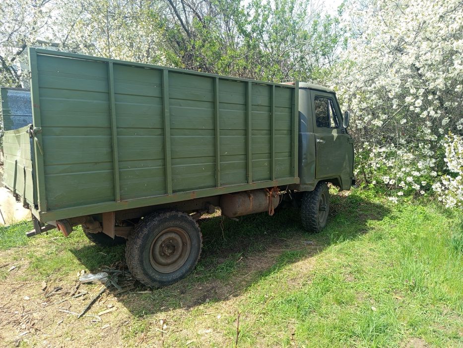 Продажа Уаз бортовой 452
