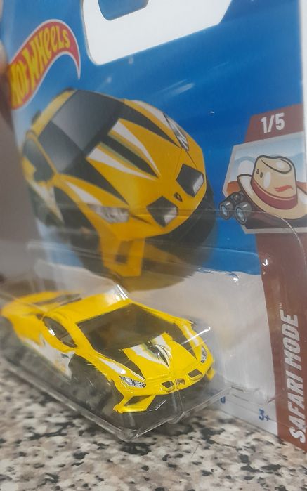 Lamborguini huracan sterrato hot wheels