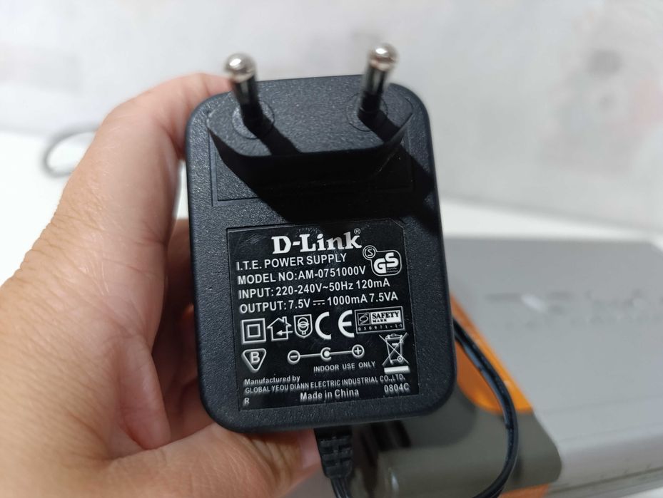 Коммутатор локальной сети (Switch) D-Link DES-1008D 8-портовый