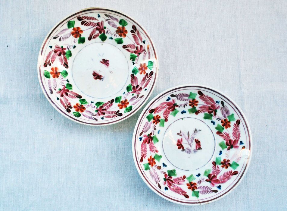 2 antique porcelain cups with extensive use64584286035202121