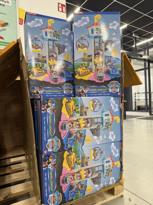 Англійська версія, База щенячий патуль,10 героїв, патрулевози