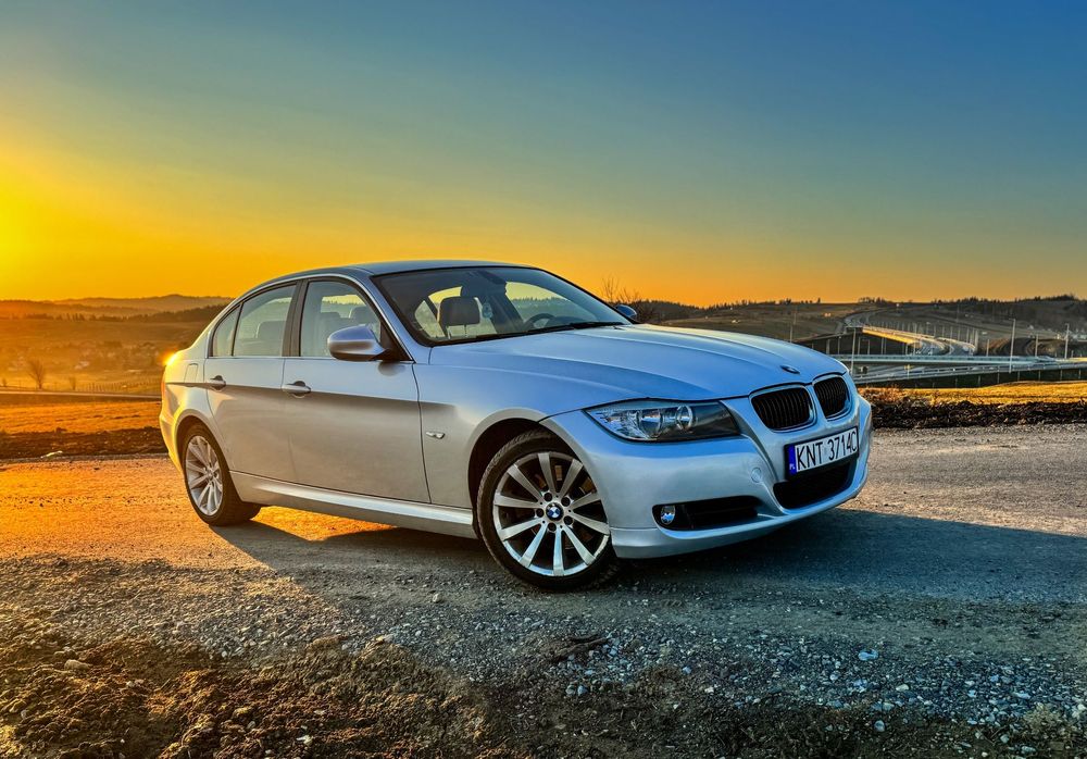 BMW Seria 3 BMW E90 325D 2011 rok