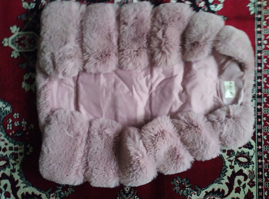 Продам міхову безрукавку на дівчинку 8 - 11 років