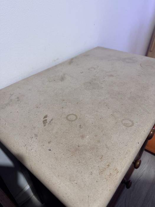 2 Mesas de cabeceira de madeira com topo de mármore