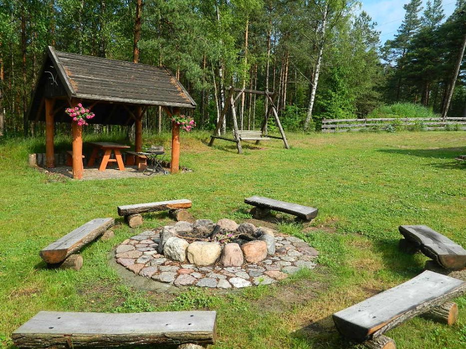 Domek nad jeziorem na Kaszubach, wędkowanie, pomost