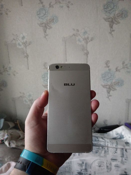 Шустрый смартфон Blu Vivo 5 - 4G, 3/32 Gb, 8 ядер, USB Type-C- РАБОЧИЙ