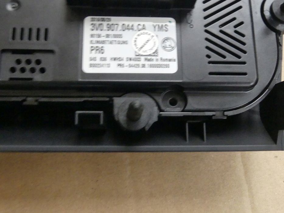 dw supreb 3 panel klimatyzacji 3v0907044ca
