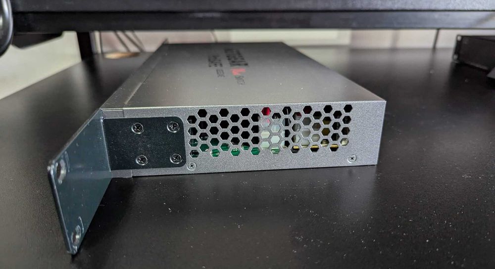 Netgear ProSafe Plus JGS524Ev2