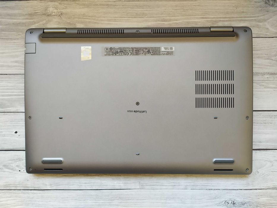 Сенсорний Dell Latitude 5520 FHD IPS i5-1145G7/16GB DDR4/256GB SSD